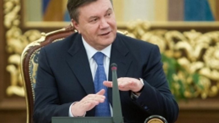 В. Янукович пообещал, что власть обеспечит равные условия для верующих всех конфессий - фото 1