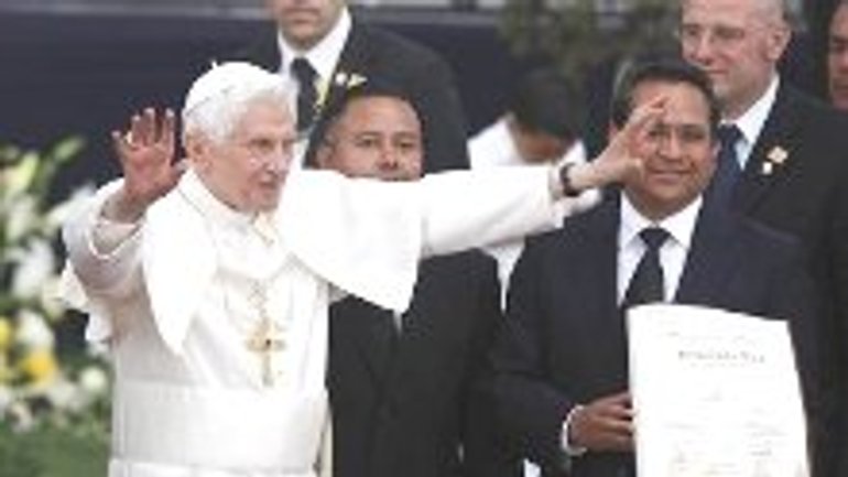 Папа Римський вперше здійснює візит до Мексики - фото 1