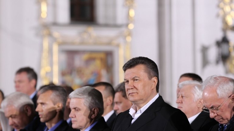 Виктор Янукович поздравил украинцев с Воскресеньем Христовым - фото 1