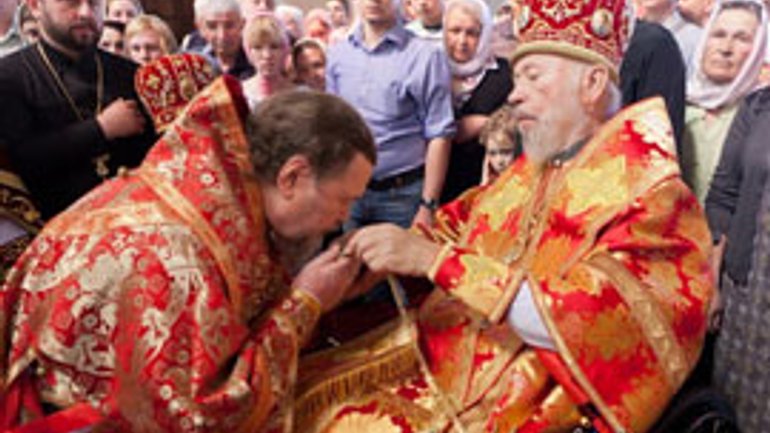 Митрополита Крымского УПЦ (МП) наградили правом носить две панагии - фото 1