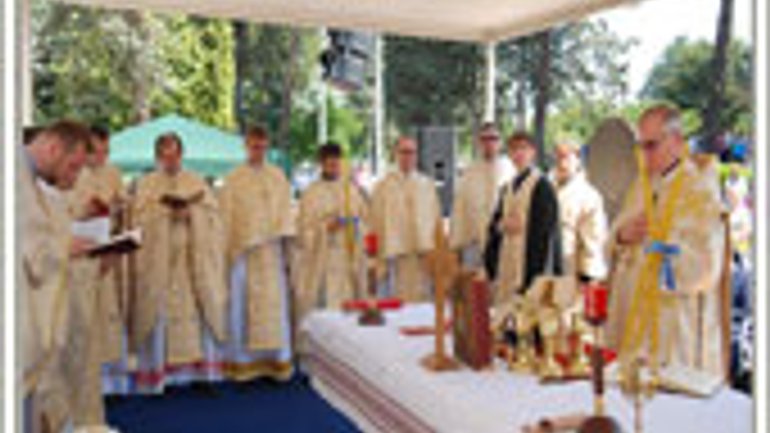 Українці у Римі молились за своїх матерів - фото 1