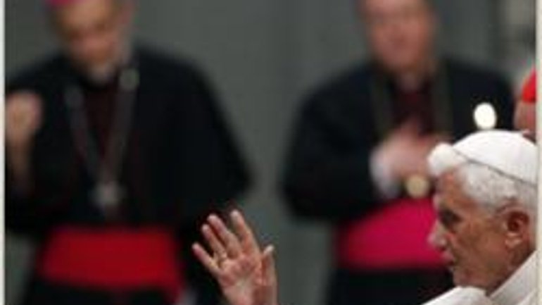 Папа Бенедикт зустрівся з комісією кардиналів, що досліджують витік інформації з Ватикану - фото 1