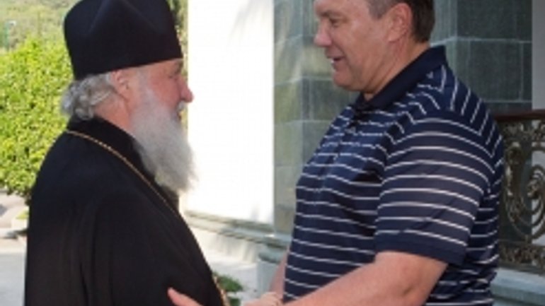Виктор Янукович в Крыму провел встречу с Патриархом Московским Кириллом - фото 1