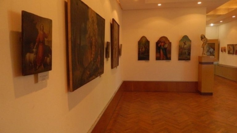 Виставку сакрального мистецтва "Врятуємо вірою серця" відкрили у Тернополі - фото 1