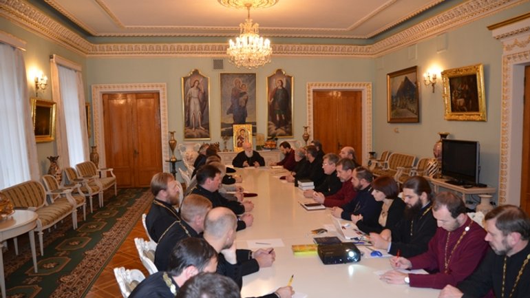 В УПЦ КП наказали священников-агитаторов - фото 1