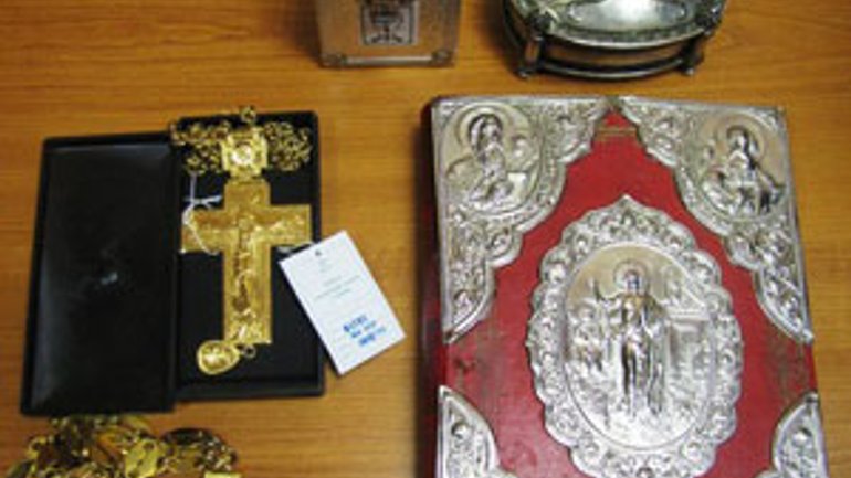 Иностранец пытался вывезти из Украины старинный старообрядческий крест - фото 1