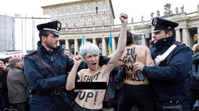 Украинские христиане в Италии извинились за провокацию Femen - фото 1