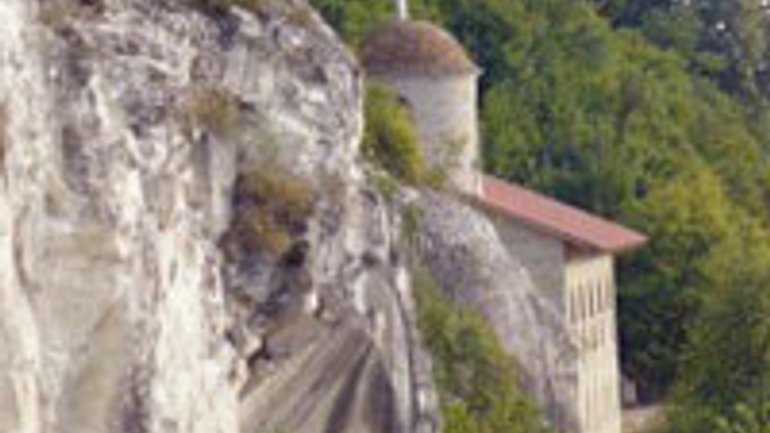 Власти позаботятся о скальном монастыре УПЦ (МП) Лядова - фото 1