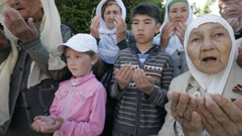 Крымские татары угрожают власти бунтом в случае препятствования чествованию памяти жертв депортации - фото 1