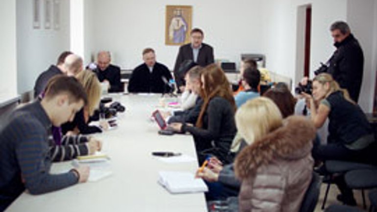Круглий стіл Церкви і ЗМІ у Тернополі: перші кроки співпраці - фото 1