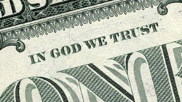 У США атеїсти вимагають через суд видалення релігійної фрази з банкнот - фото 1