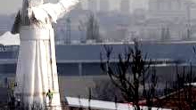 В Польше установили самую высокую в мире статую Иоанна Павла II - фото 1