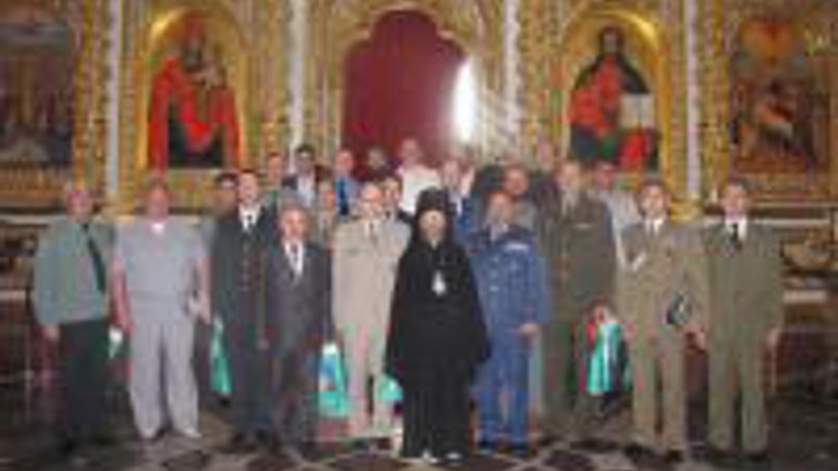 Священнослужителі УПЦ (МП) організували у Лаврі екскурсію для військових аташе країн НАТО та Росії - фото 1