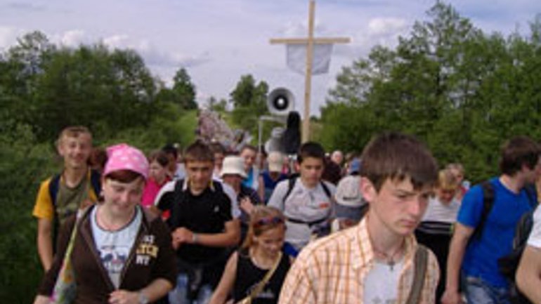 Греко-католики проводять двадцяту молодіжну прощу до Унева - фото 1