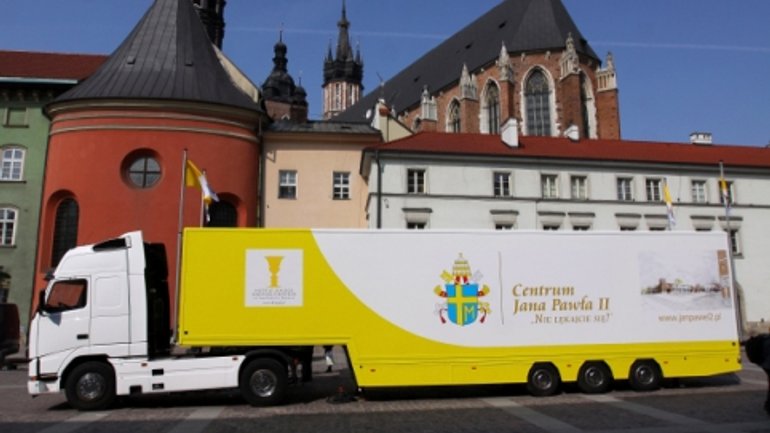 Мобильный музей блаженного Иоанна Павла II прибудет в Киев - фото 1