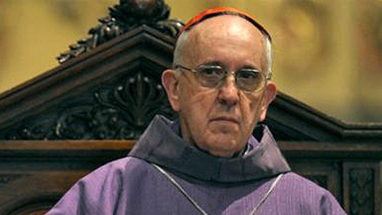 Папа Франциск в Бразилии отказался от защищенной машины - фото 1