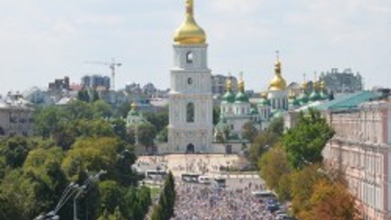 Велелюдною Хресною ходою Київський Патріархат відзначив 1025-ліття Хрещення Русі - фото 1