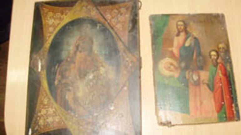 Росіяни намагались вивезти з України старовинні ікони, монети та Біблію - фото 1