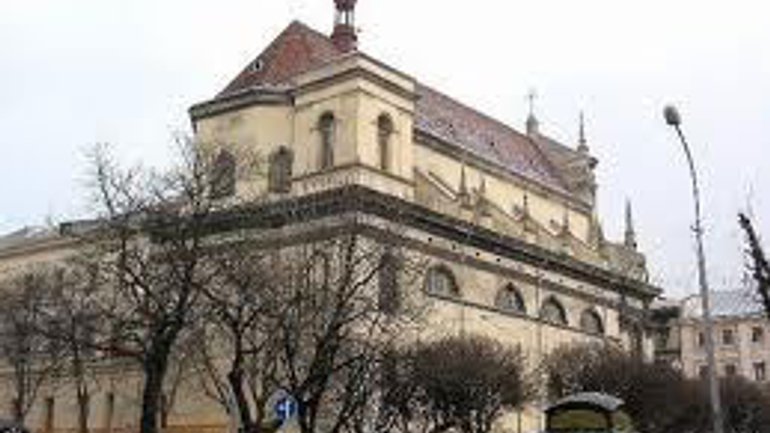Львівський суд заборонив догналітам з'являтися біля костелу Єзуїтів - фото 1