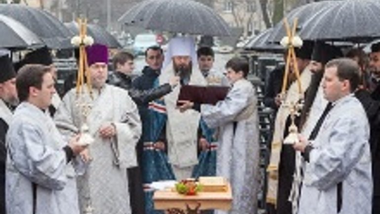 УПЦ (МП) вшанувує 80-ту річницю Голодомору 1932-33 років заупокійними богослужіннями - фото 1