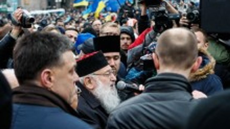 Архиепископ Любомир (Гузар) на Майдане призвал к молитве и работе - фото 1