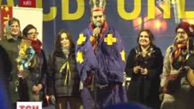 На Євромайдан завітав "революційний Миколай" - фото 1