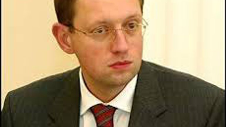 Яценюк вимагає відставки керівництва Мінкульту за погрози УГКЦ - фото 1