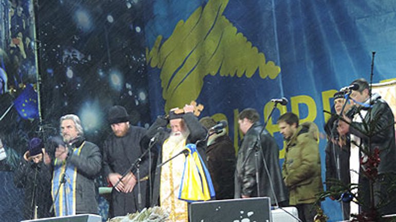 Духовенство Майдана отказывается выполнять приказы власти - фото 1
