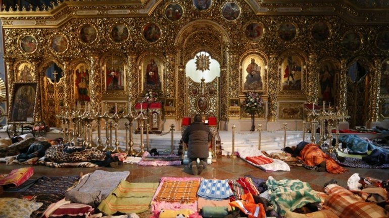 Из Михайловского монастыря вывезли всех раненых - фото 1