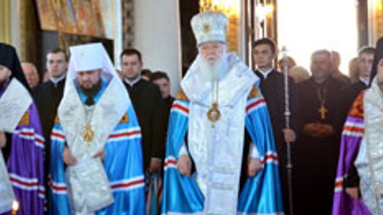 Патріарх Філарет відправив панахиду за Тарасом Шевченком - фото 1