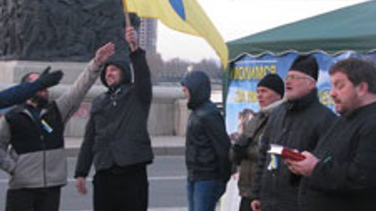В Донецке сепаратисты хотели помешать молиться за Украину - фото 1