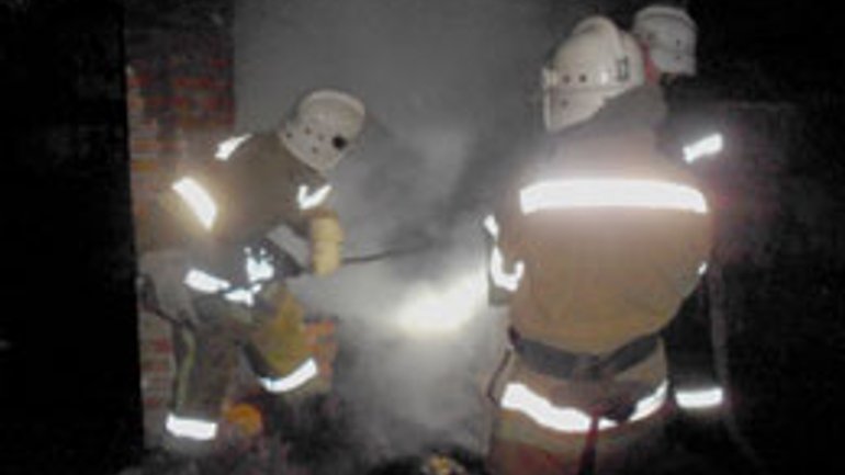 На Полтавщині пожежники врятували дерев’яну дзвіницю - фото 1