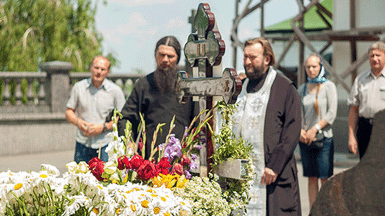For 40 days burial prayers to be served at Metropolitan Volodymyr’s tomb - фото 1