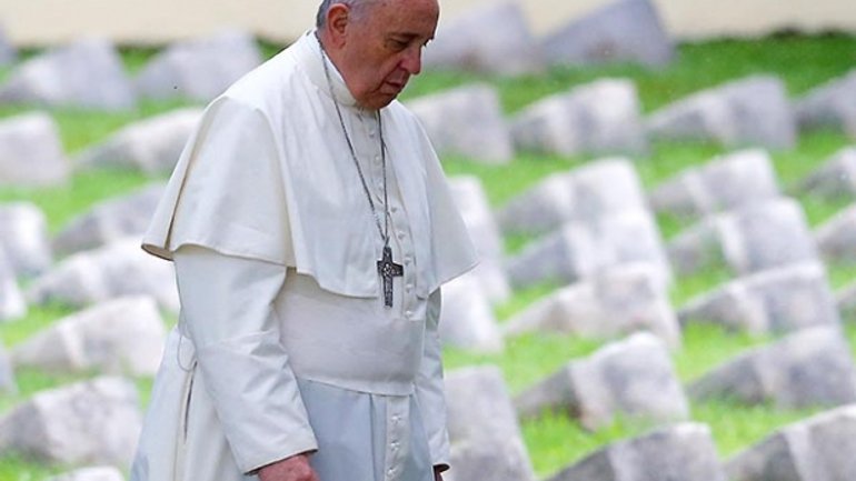 Папа Римский заявил, что Третья мировая война "уже началась, частично..." - фото 1