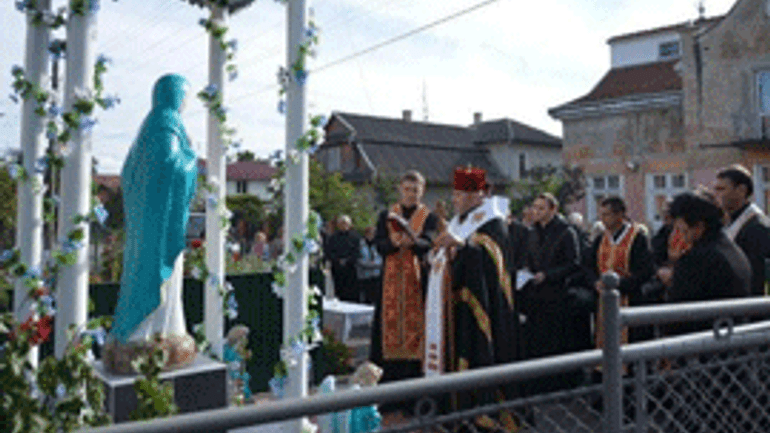 У Коломиї освятили капличку у пам’ять загиблих українських воїнів - фото 1