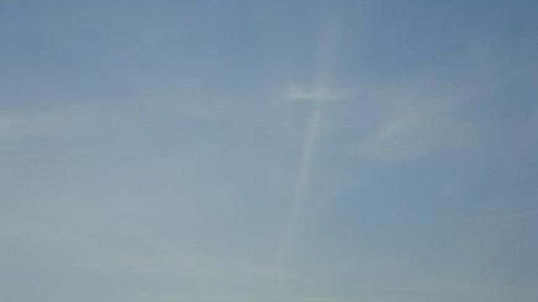 В небе над Мариуполем видели Крест - фото 1