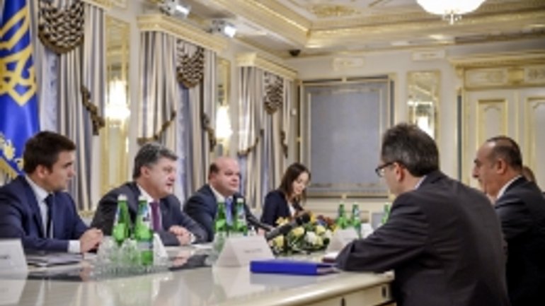 Президент Порошенко призвал Турцию усилить сотрудничество для защиты прав крымских татар - фото 1