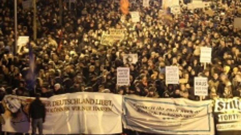 Проблема ісламізації вивела на вулиці 100 тисяч німців - фото 1