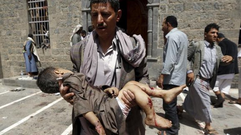 Теракт під час молитви у столиці Ємену забрав життя 55 людей - фото 1