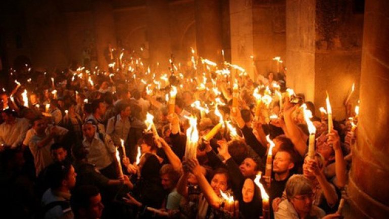 Сьогодні ввечері Благодатний Вогонь буде доставлений в Україну - фото 1