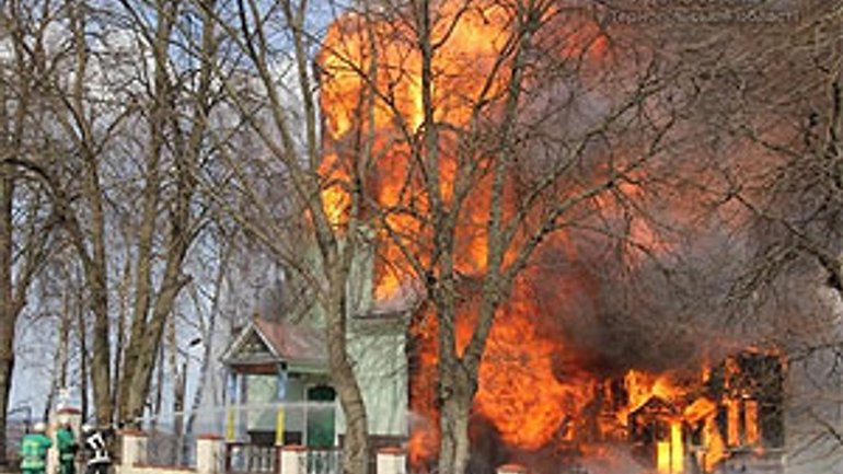 На Тернопільщині на Великдень згоріла церква - фото 1