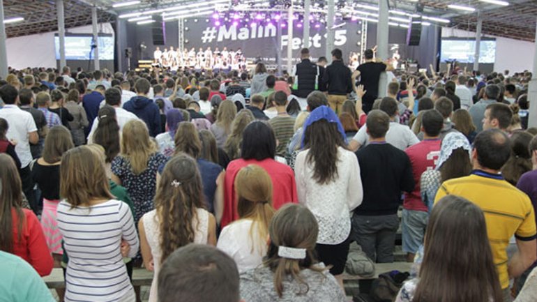 Євангельські християни організували 8-денний молитовний ланцюг за мир в Україні - фото 1