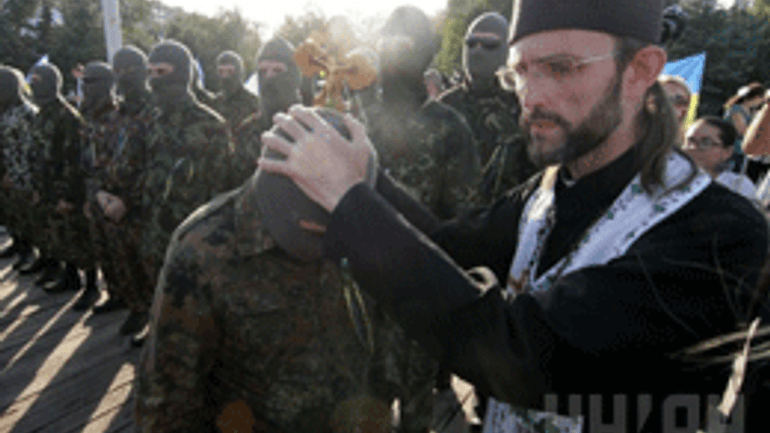 Незабаром в зону АТО прибуде перша ротація військових священиків УПЦ КП - фото 1