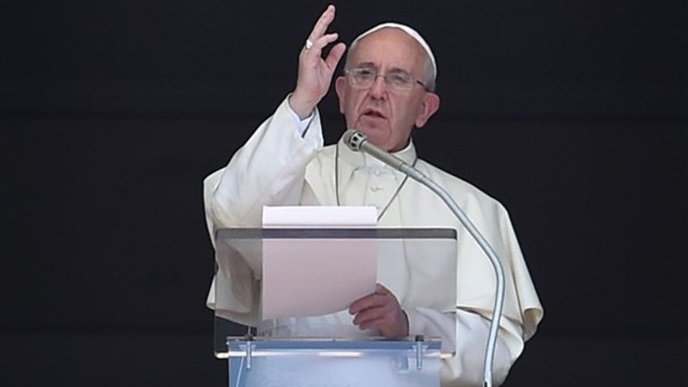 Папа Франциск висловив солідарність з переслідуваними християнами та мігрантами - фото 1