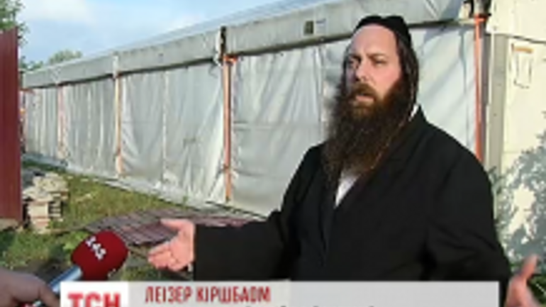 Some men with carpenter tools smashed Hasidim camp in Uman - фото 1
