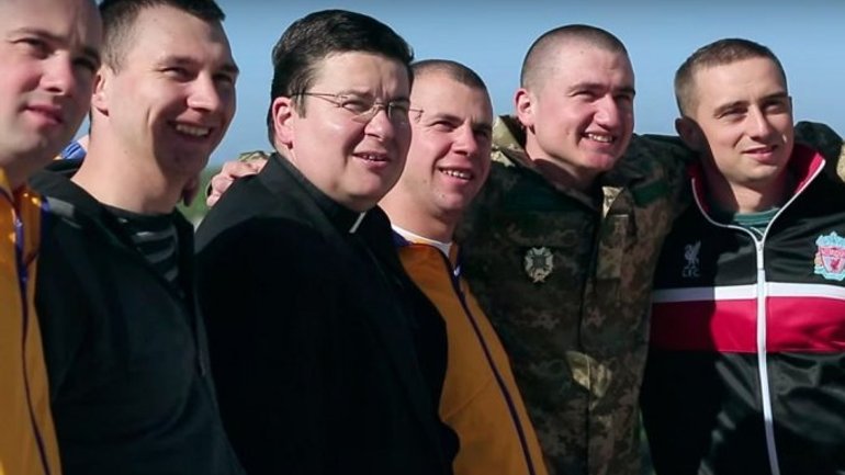 Відбулася прем'єра кінострічки «Капелани»: війна в Україні очима священиків - фото 1