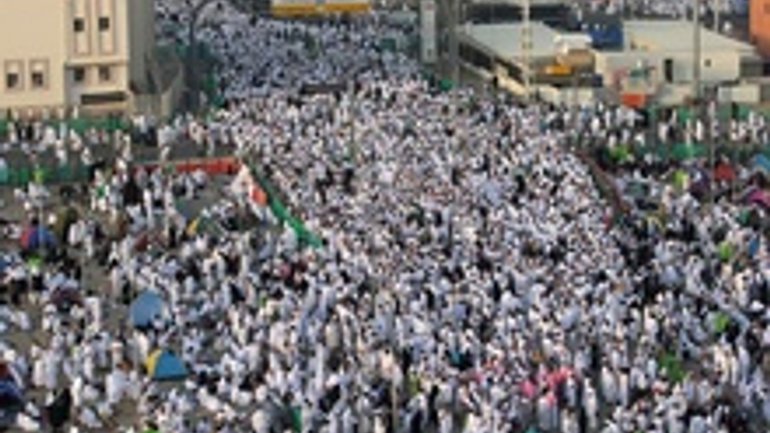 Мусульмане совершают ежегодное паломничество в Мекку и Медину - фото 1