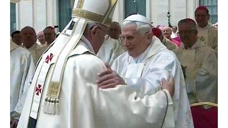 Бывший и нынешний Папы 8 декабря откроют Год Милосердия - фото 1