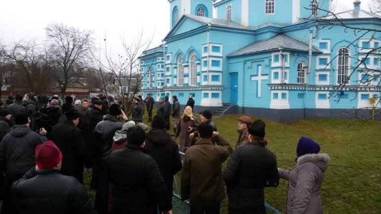 Сегодня в Ровно верующие УПЦ (МП) будут пикетировать ОГА в связи с конфликтом в селе Птича - фото 1