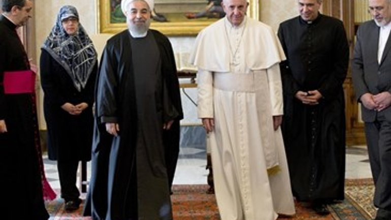 Папа Франциск та Президент Ірану обговорили питання протидії поширенню тероризму та незаконному обігові зброї - фото 1